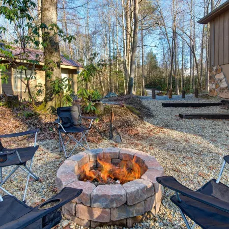 Cricket Hollow Lodge