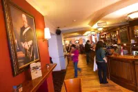 The Lord Nelson Hotel - bar