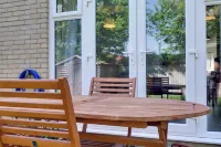 Modern Cambridge Home Business & Holiday Stays