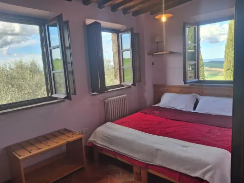 House with Private Garden in the Crete Senesi