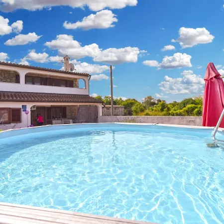 Charming Home With Pool in Barbariga