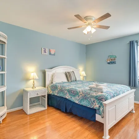 Coastal Murrells Inlet Condo with Balcony!