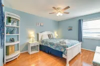 Coastal Murrells Inlet Condo with Balcony! - Pools