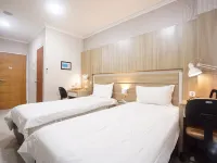 Townhouse Oak Hotel Damar Kurung Hotel a Reggenza di Gresik