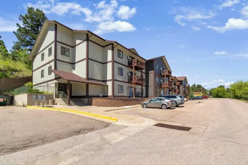Birch Bungalow: Lead 2 Bedroom/2 Bath Condo. 5 mi to Skiing & 17 mi to Sturgis - Homestays