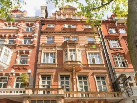 Astor Hyde Park Hostel
