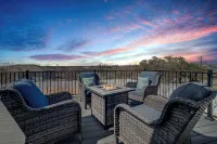 The Main Street House, in the Heart of Marble Falls - 4-Star