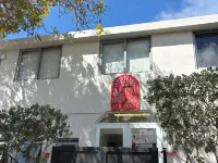 The Pelican Poshtel Hotels near Luis Munoz Marin International Airport