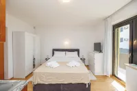 Charming Studio Retreat in Malinska-Dubašnica with Garden View - 3성급