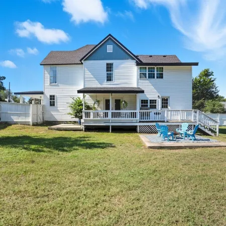 Renovated 6BR Near Grand Lake Fire Pit & Games