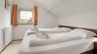 Sun-Soaked Bungalow in Simonshaven -  Privatzimmer