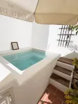 Encanto Guesthouse - parking