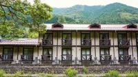 Housenbou Lodge - Pools