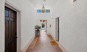 The Parador - Housity