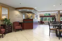 Microtel Inn & Suites by Wyndham Palm Coast I-95 - parking
