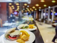 Hotel Jardines de Uleta Suites - sarapan