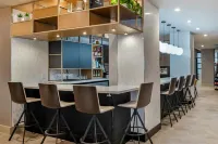 Sheraton Suites Wilmington Downtown - bar