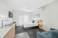 Avenue WEST Studio Units - 2-Star