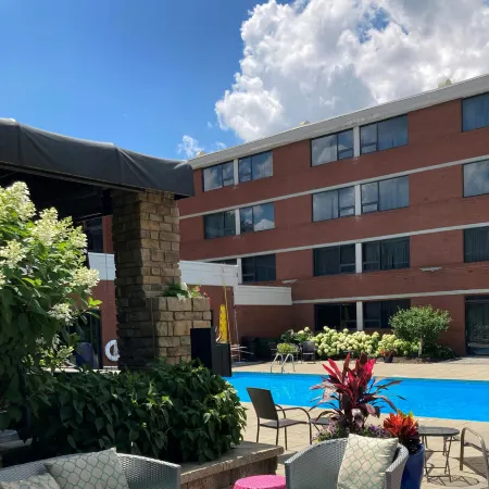 DoubleTree by Hilton Akron Fairlawn
