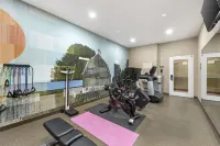 Best Western Plus Butterfield Inn - Gym