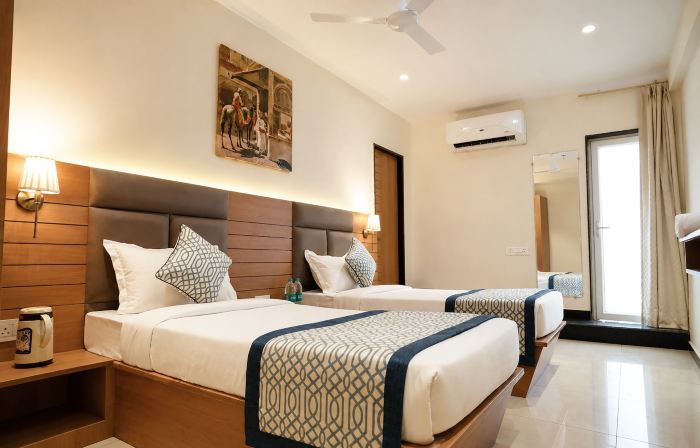 Royal Regal-Rooms & Suites