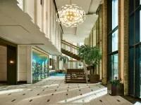The Highland Dallas, Curio Collection by Hilton Отели рядом с достопримечательностью «Вокзал Мокингбёрд»