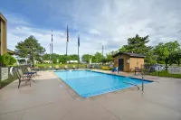 Hampton Inn Detroit/Madison Heights/South Troy Area - parking