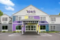 Spark by Hilton Freeport - Parkering