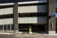 麥迪遜市中心希爾頓花園酒店 - 停車場
