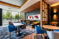 Holiday Inn Express BICESTER by IHG - bar