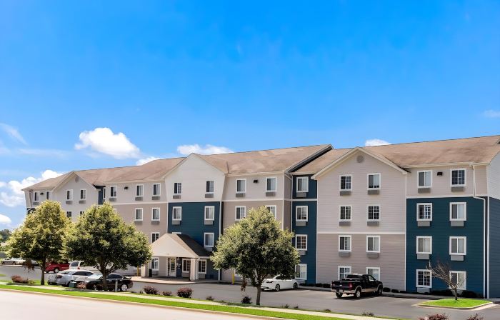 WoodSpring Suites Fayetteville I-49