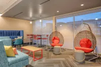Tru by Hilton Indianapolis Lawrence - parking