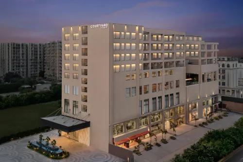 Courtyard by Marriott Ghaziabad India - Bar