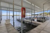 Main-channel Views, Heated Pool, Boat Slips & Huge Deck - 4-Sterne