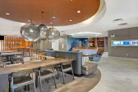 SpringHill Suites Cincinnati Midtown - bar