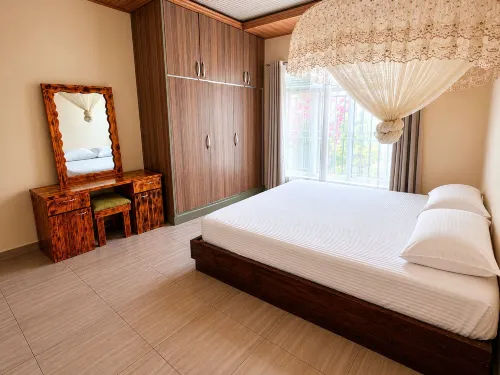 Secure 4BR Home Near City Center - 1 étoile