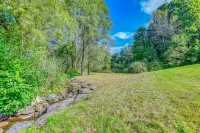 Dog-friendly Family Haven Minutes From Burlington! - Wifi