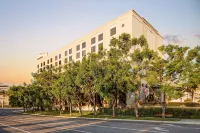 Hotel Zessa Orange County Airport, a DoubleTree by Hilton Hotels in der Nähe von Santa Ana Regional Transportation Center