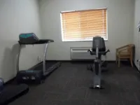 Baymont by Wyndham Waterloo - Gym