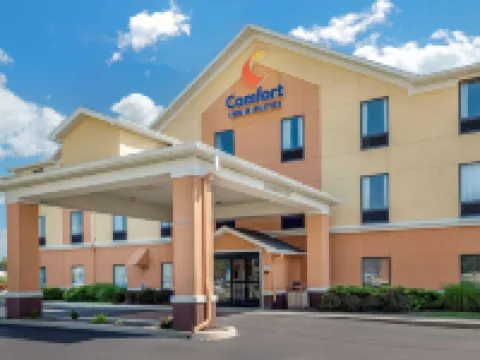 Comfort Inn & Suites Hotels in Muncie
