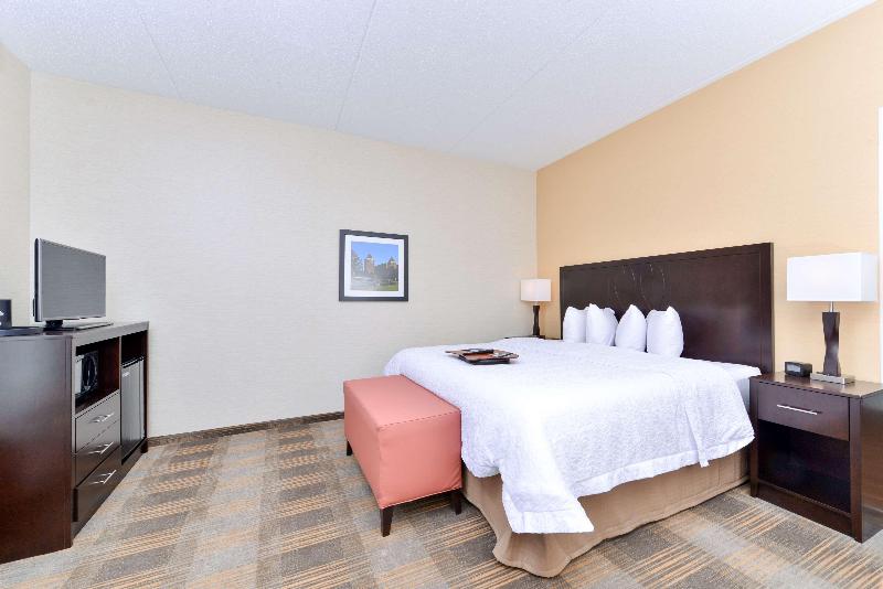 Hampton Inn & Suites California University-Pittsburgh