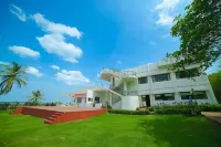 St.James Court Beach Resort Hotel a Manjakuppam