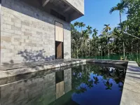 Qionghai Riying Yuyelin Bieyuan