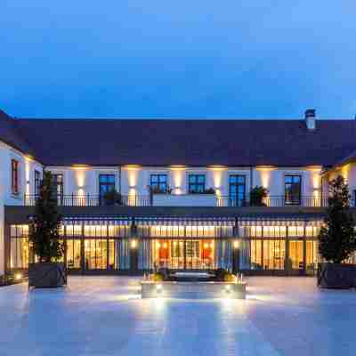 Best Western Premier Hotel les Sept Fontaines Hotel Exterior