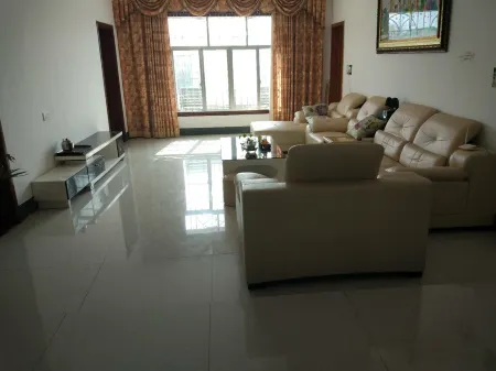 Zhuzhou Yintong Business Hotel Отели рядом с достопримечательностью «Red Army Slogan Museum»