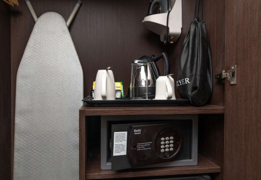 4. 힐튼 런던 개트..