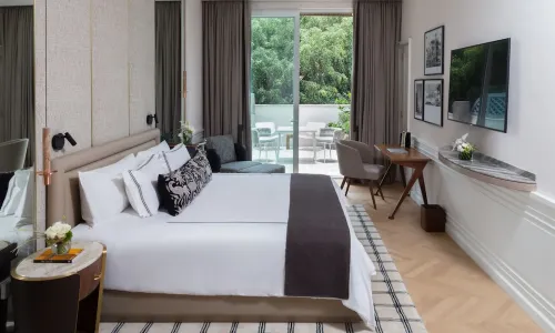 The Alest Hotel
