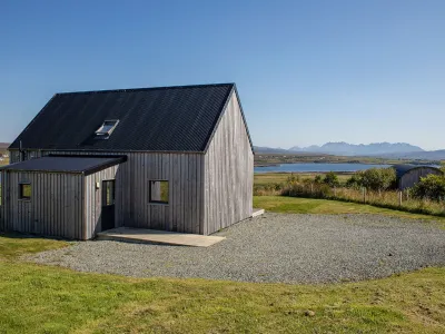 Taigh Uilleim Hotels near Claigan Coral Beach