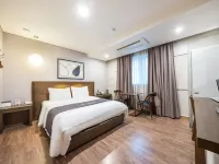 Bundang Carlton Hotel dekat Jeongja-dong