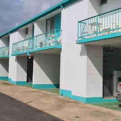 Emthree Seaside Apartments Hotel Exterior